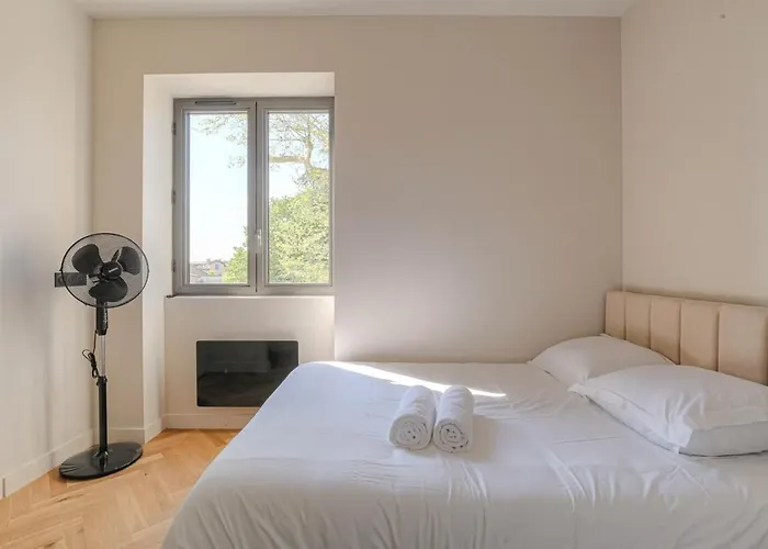 Moderne Et Confortable , *