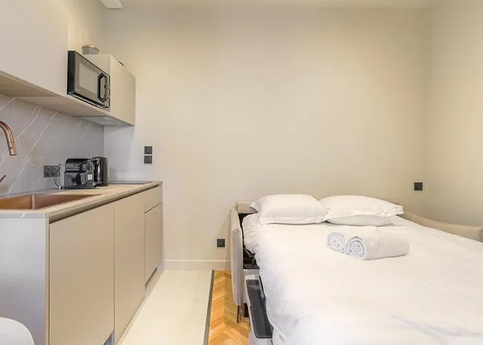 Moderne Et Confortable , * Écully